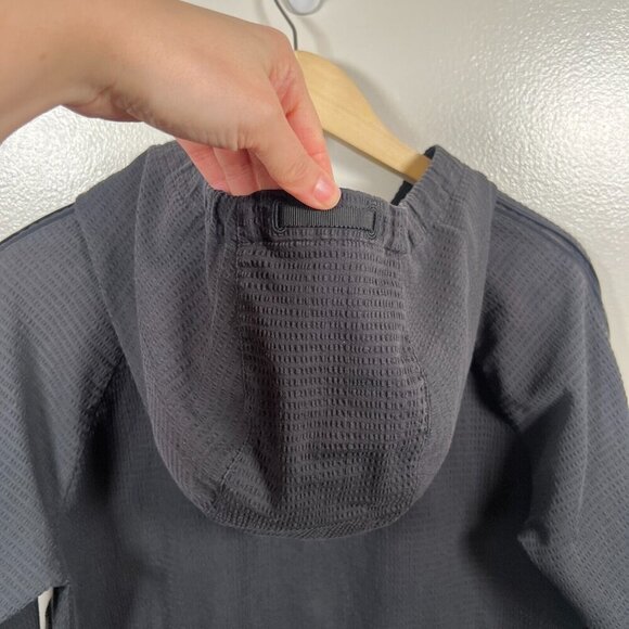 Lululemon Pack Light 1/2 Zip Pullover Jacket Size 4? Black Hiking Outdoor Active - Picture 9 of 11